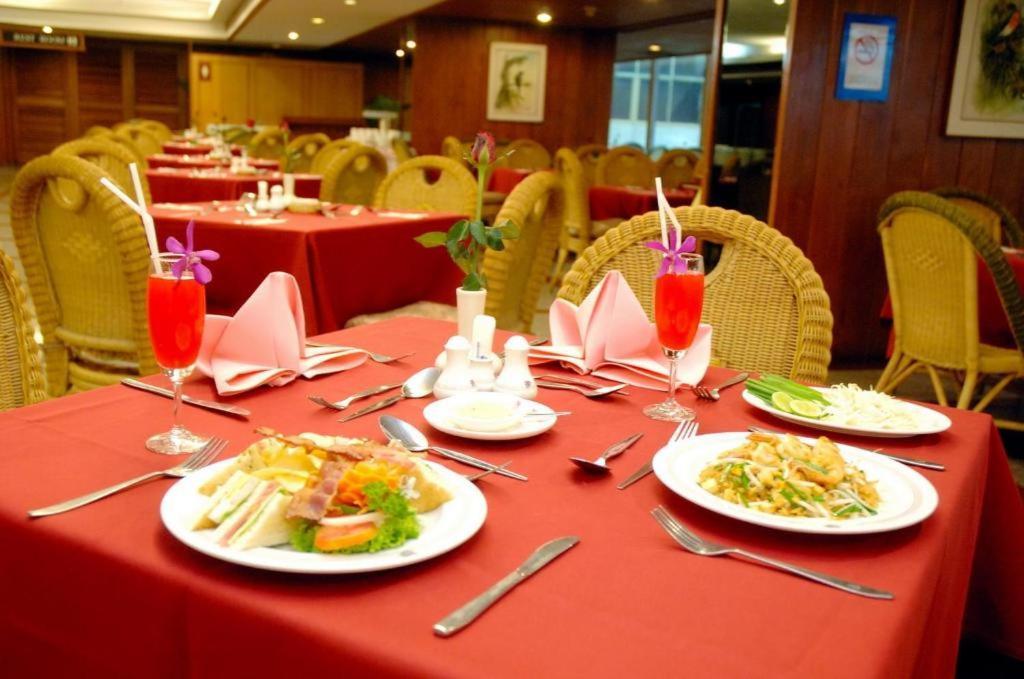 แอมบาสซาเดอร์ ซิตี้ จอมเทียน พัทยา - มารีนา ทาวเวอร์ วิง Hotel นาจอมเทียน ภายนอก รูปภาพ